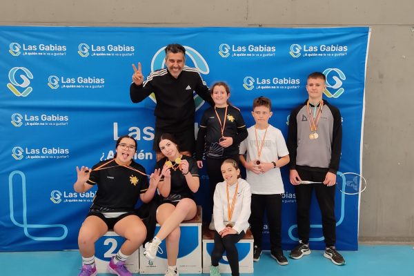 El bádminton también se mueve en Motril