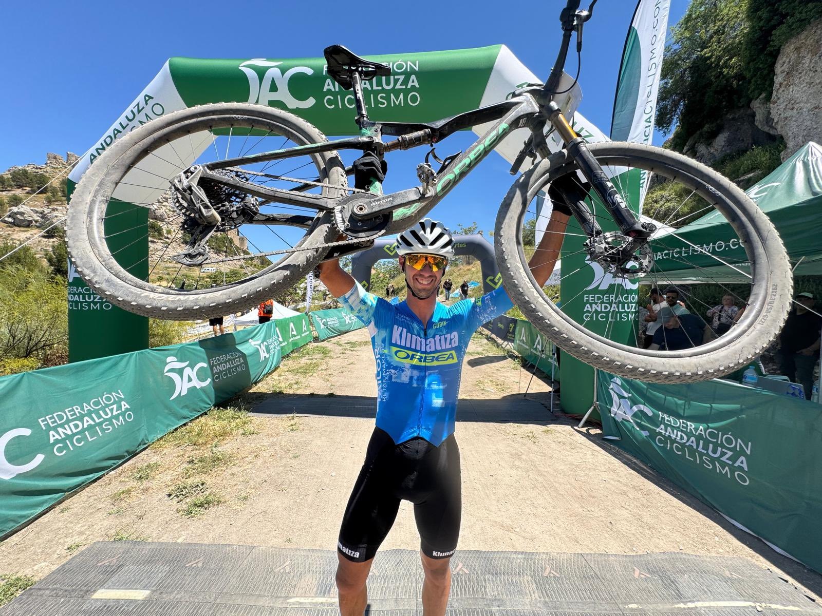 Alberto Mingorance no deja ni las migajas en la Copa de Andalucía