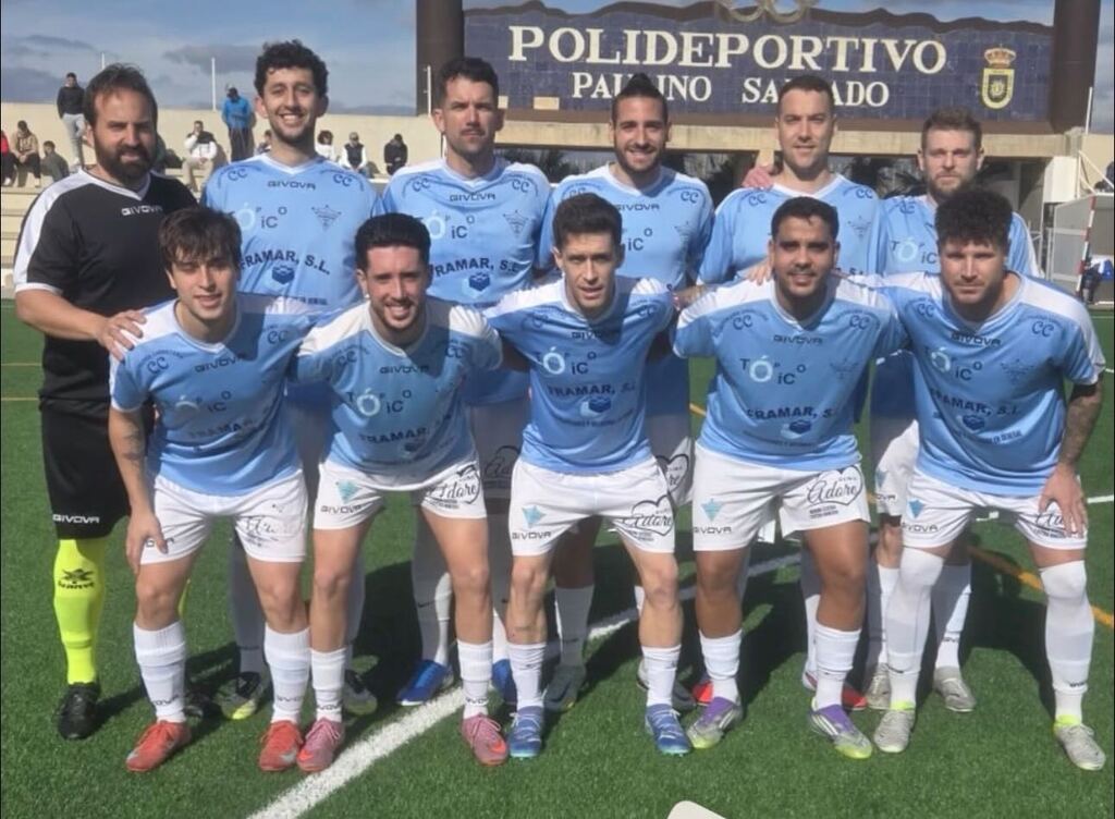 El Almuñécar se está paseando en la Segunda Sénior