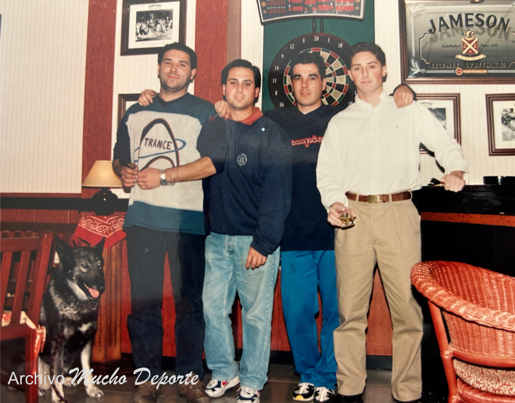 Liga de Dardos de Motril, año 1999 Pub Tito Daniel´s.