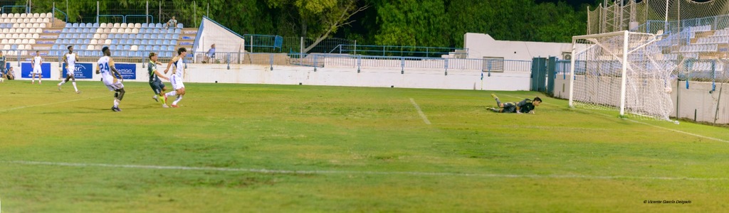 Raúl Martín hizo de esta manera el segundo gol del Motril